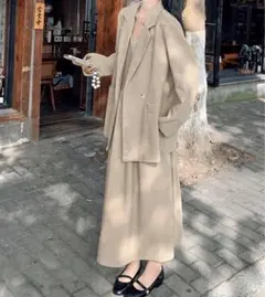 ベージュ スカートセットアップ ダブルブレストジャケット