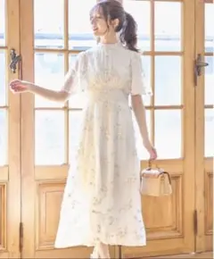 フラワー刺繍×ドットフレアスリーブシャーリングネックワンピース tocco