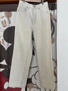 ジーユー　ハイウエストストレートジーンズ