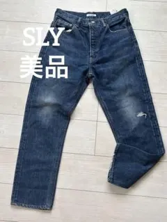 SLY スライ ダメージ加工 JEANS ストレートデニム 26〔Mサイズ相当〕