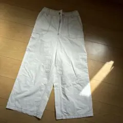 ホワイト　ワイドパンツ