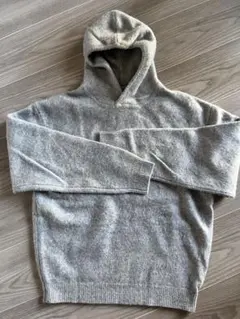田中さんのセーター　パーカー　C. HOO 普通の服、普通のスタイル。 CASE 17 田中さんのセーターと水谷くんの