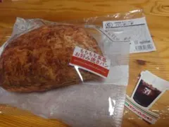 セブンイレブン一番くじ　パンポーチ　お好み焼きパン おまけセブンステッカー付きのサムネイル
