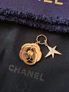 CHANEL 2025ホリデーシャネルカメリア スター チャーム