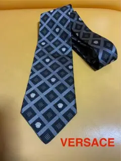 【未使用に近い✨】ヴェルサーチ ネクタイ ネイビー ペイズリー ジャガード 希少 未使用に近い✨】ヴェルサーチ ネクタイ ネイビー ペイズリー