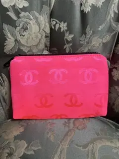 CHANEL ピンク ロゴポーチ