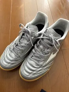 美品！Mizunoモナルシーダネオ シルバー インドア フットサル 25.0