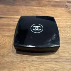 シャネル　アイシャドウ