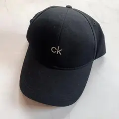 Calvin Klein 黒 キャップ ロゴ小さめ上品