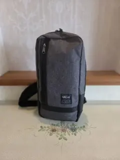GREAF ボディバッグ グレー