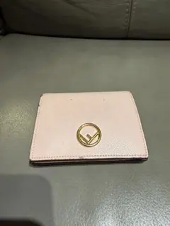 FENDI ピンク レザー 二つ折り財布