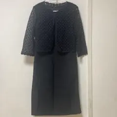 黒いレースワンピーススーツ