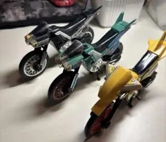 鳥人戦隊ジェットマン　バイク3台のサムネイル