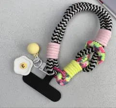 スマホ　iPhone ハンドストラップ　パラコード