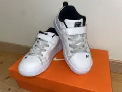 値下げ　DC SHOES 子供用スニーカー ホワイト ストラップ　22cmのサムネイル