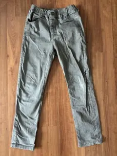 GU カーキ色 スリムフィット ボトムス 男の子　ジーユー　長ズボン