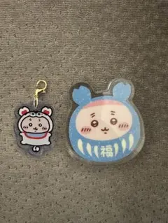 ちいかわもぐもぐ本舗　川越　アクリルスタンド　チャーム　古本屋　カニ