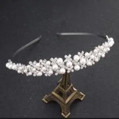 新品✨ ウエディングカチューシャ 真珠 ビジュー ブライダル 髪飾り ティアラ