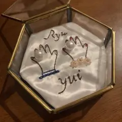 お二人の名前入り、ネイルの色が選べるリングピロー