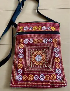 刺繍ポシェット