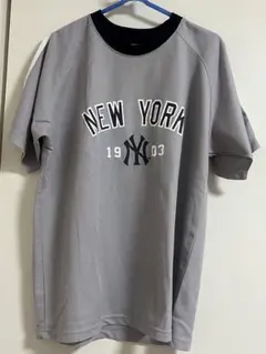 New York Yankees Tシャツ グレー