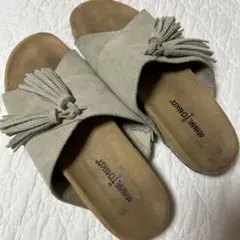 ミネトンカ MINNETONKA サンダル　ベージュのサムネイル