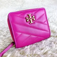 トリーバーチ　キラシェブロン　二つ折り財布　キルティング　ピンク　レザー　Tロゴ