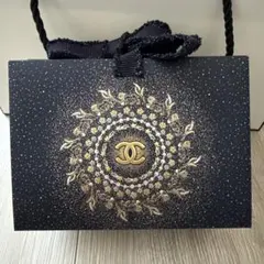 CHANEL クリスマス限定 ギフトボックス チャーム付き