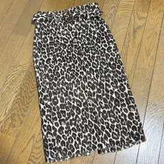 ヒョウ柄タイトスカート ベルト付き　イング　M