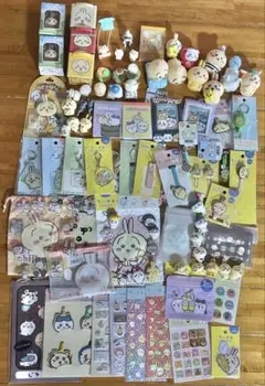 ちいかわ　うさぎ　ハチワレ　キーホルダー　シール　ステッカー　フィギュアのサムネイル