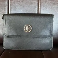 Tommy Hilfiger ブラックショルダーバッグ