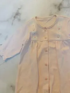 ファミリア　薄いピンクのロンパース 50-60