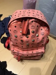 MCM ピンク リュック スタッズ付き