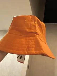 【新品】ZARA オレンジ バケットハット 無地 Sのサムネイル