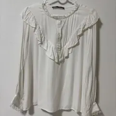ZARA フリル付きホワイト長袖シャツ