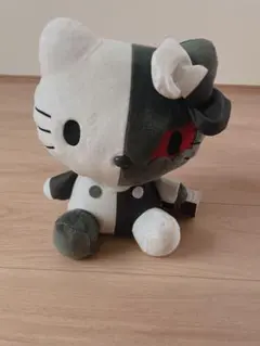ダンガンロンパ モノクマ ハローキティ コラボ ぬいぐるみ ダンガンロンパ モノクマ ハローキティ コラボ ぬいぐるみ