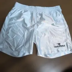 DIADORA ショートパンツ ホワイト　サイズ140のサムネイル