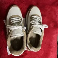 MICHAEL KORS ホワイト ベージュ スニーカー7.5M(24.5㌢)