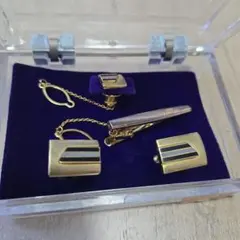 珊瑚 カフスボタンとネクタイピンセット - メルカリ