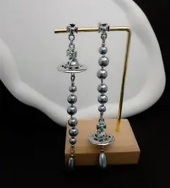 ヴィヴィアン　セミロングオーブパール　ピアス