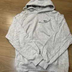 Reebok グレー パーカー ロゴ刺繍