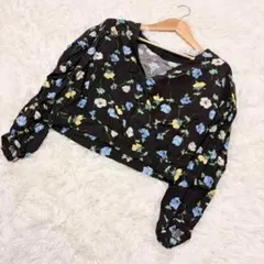 CITYSHOP ブラウス 花柄 カシュクール ショート丈 ボリュームスリーブのサムネイル