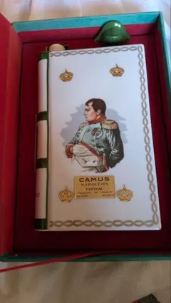【未開封】CAMUS コニャック ナポレオン 特別ボトル BOOKボトルのサムネイル