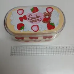 中古品　SWIMMER 2段弁当箱 ベア　ストロベリー　リボン　ショートケーキのサムネイル