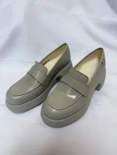 クリーム色ローファー/7cmヒール