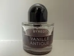 BYREDO VANILLE ANTIQUE エクストレドゥパルファムのサムネイル