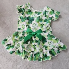 犬用ドレス 緑色のクローバー柄M　新品、未使用