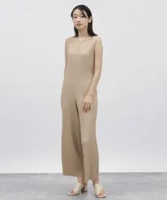 値下げ不可LAKOLEベージュプリーツオールインワンのサムネイル