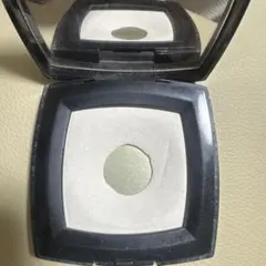 CHANEL POUDRE LUMIERE GLACEE ハイライトのサムネイル