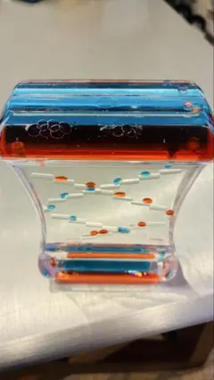 オイルタイマー　カラフルな知育玩具　リラックス効果　オシャレ雑貨